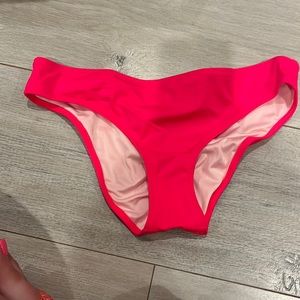 Bikini bottoms ruched back